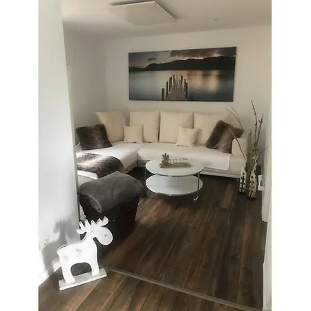 Charming In Husum 아파트 함부렌